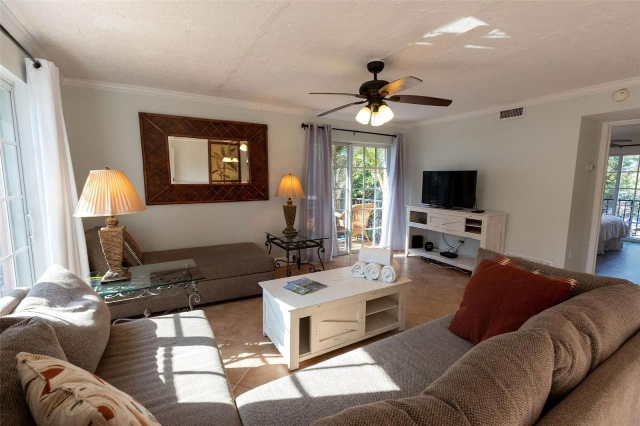 102 39th Street, Unit 2, Holmes Beach, FL 34217 Photo