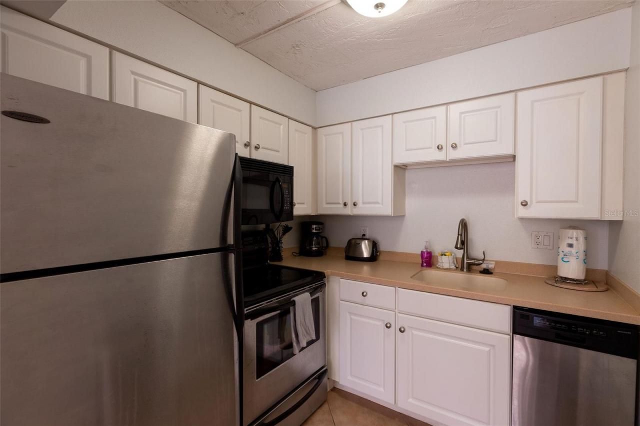 102 39th Street, Unit 2, Holmes Beach, FL 34217 Photo