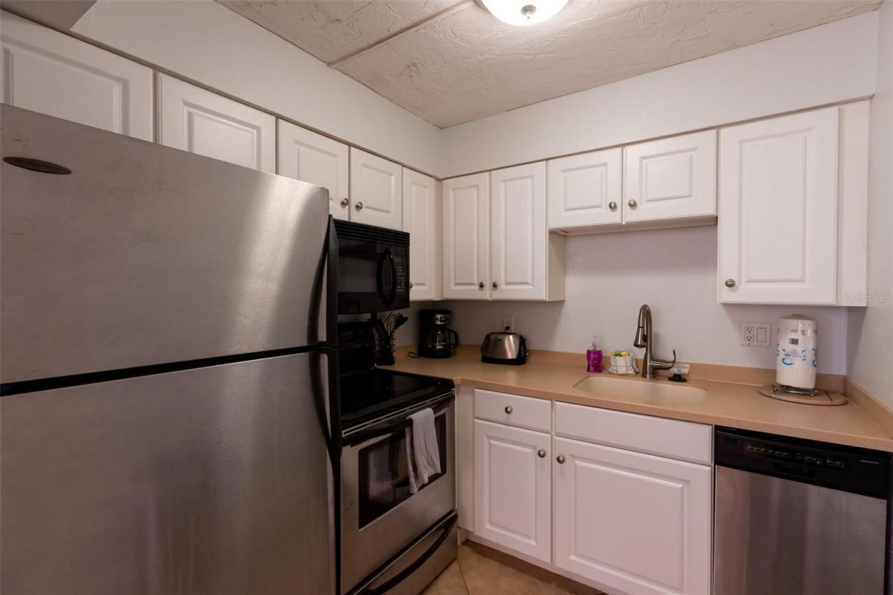 102 39th Street, Unit 2, Holmes Beach, FL 34217 Photo