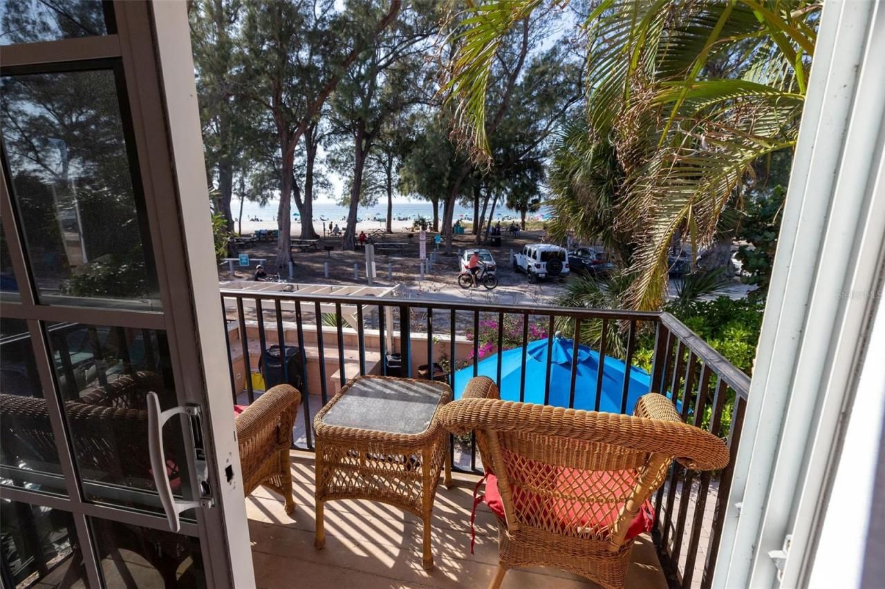 102 39th Street, Unit 2, Holmes Beach, FL 34217 Photo