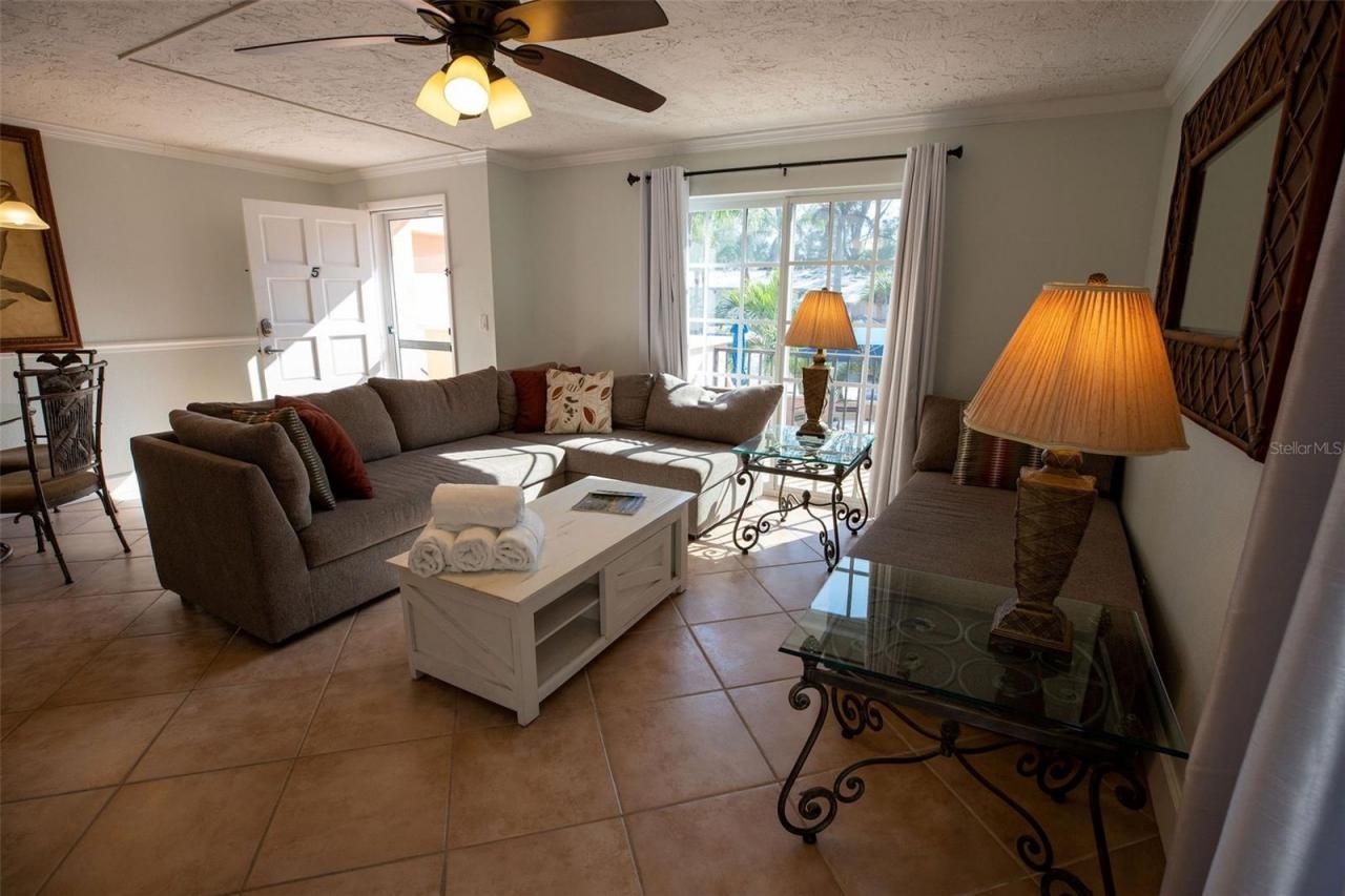 102 39th Street, Unit 2, Holmes Beach, FL 34217 Photo