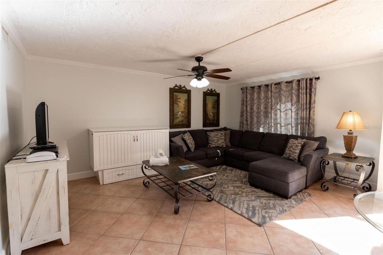 102 39th Street, Unit 2, Holmes Beach, FL 34217 Photo