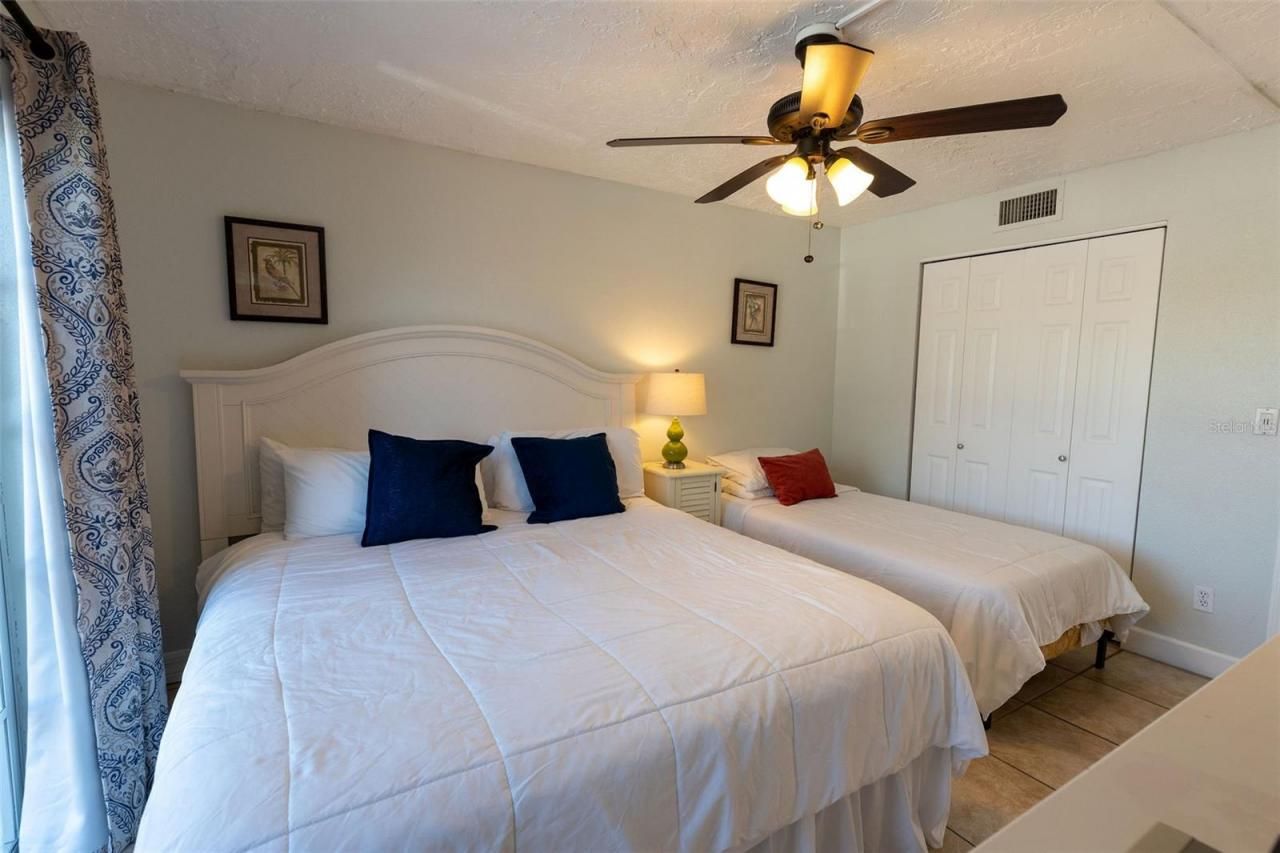 102 39th Street, Unit 2, Holmes Beach, FL 34217 Photo