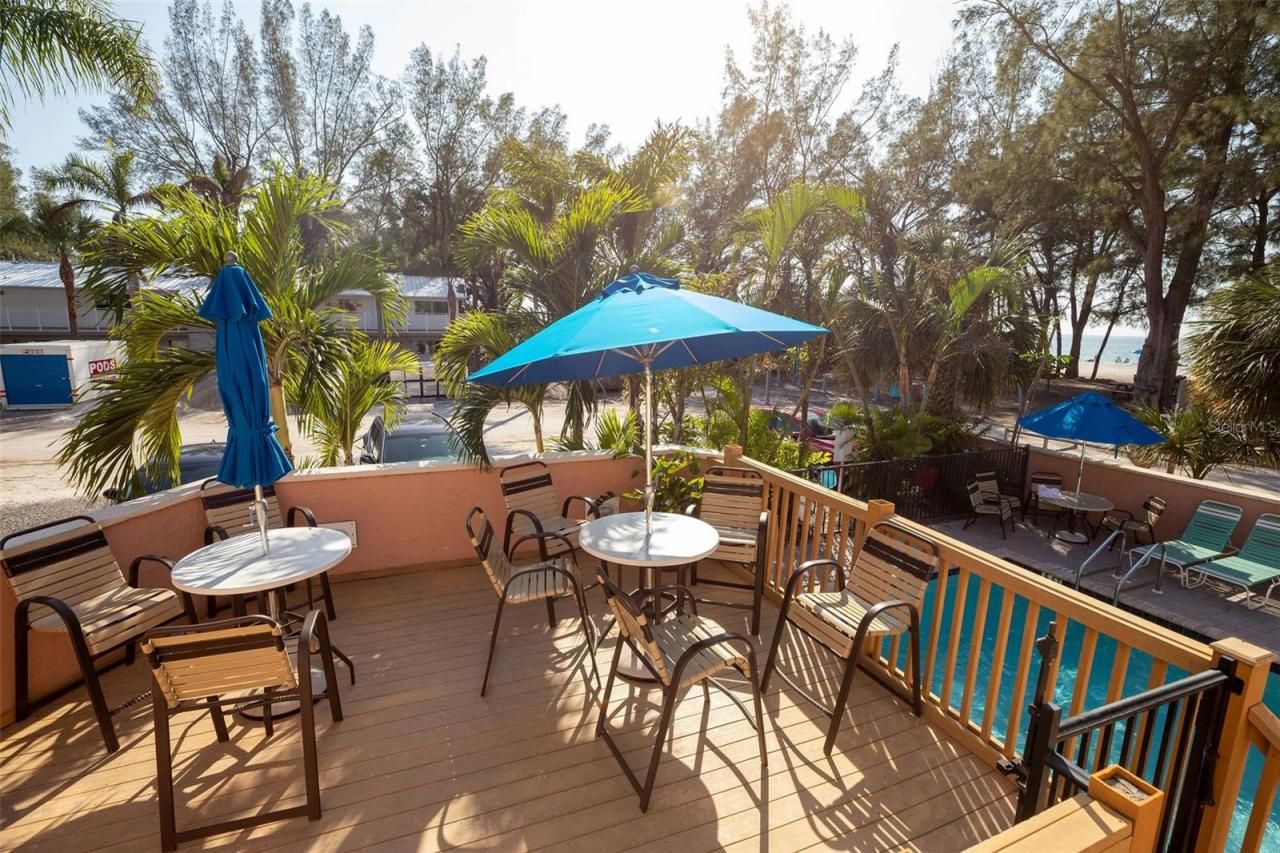 102 39th Street, Unit 2, Holmes Beach, FL 34217 Photo