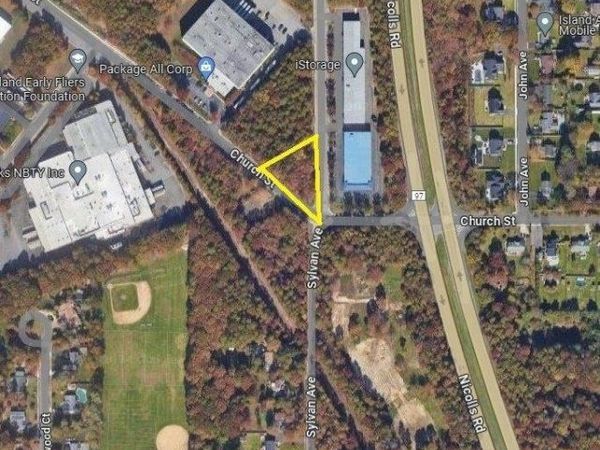 Sylvan Avenue, Bayport, NY 11705