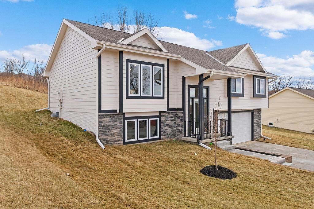 1318 SILVER Lane Crescent, IA 51526