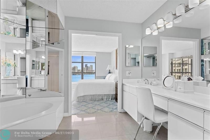 3530 Mystic Pointe Drive, Unit 910, Aventura, FL 33180 Photo