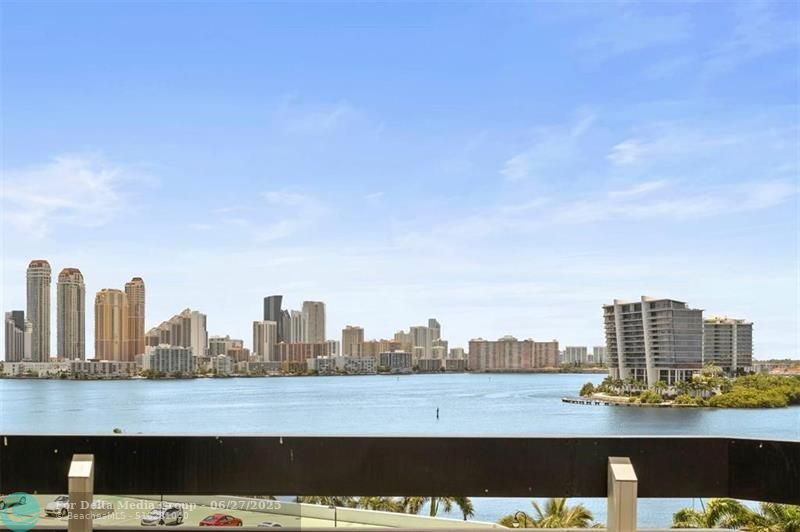 3530 Mystic Pointe Drive, Unit 910, Aventura, FL 33180 Photo