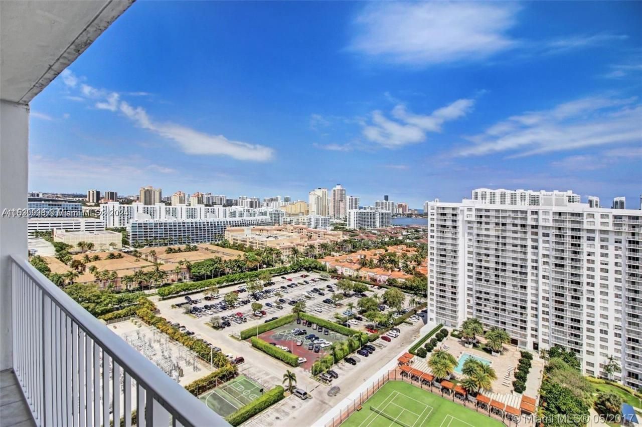 2801 NE 183rd St, Unit 2208W, Aventura, FL 33160 Photo