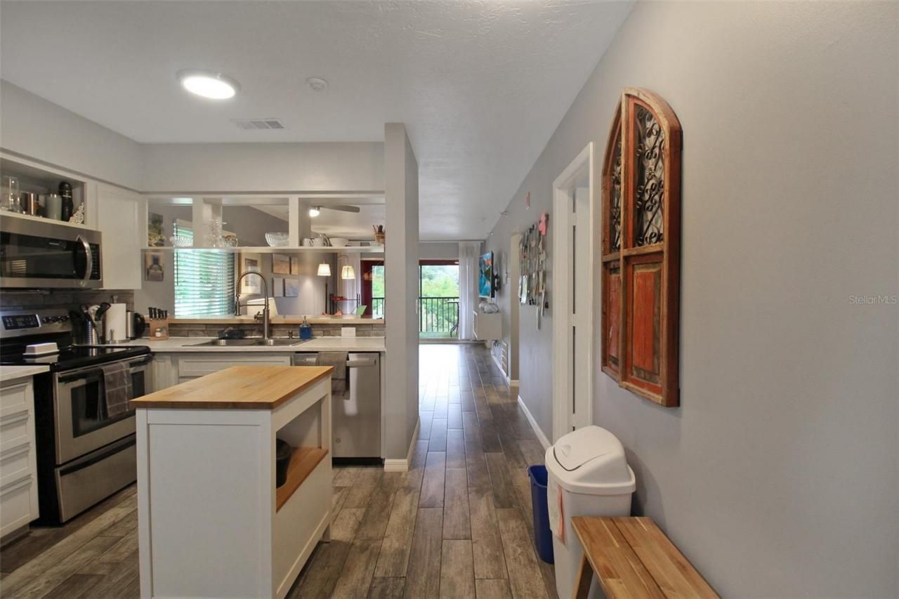 2124 N Tamiami Trail, Unit 101, Sarasota, FL 34234 Photo