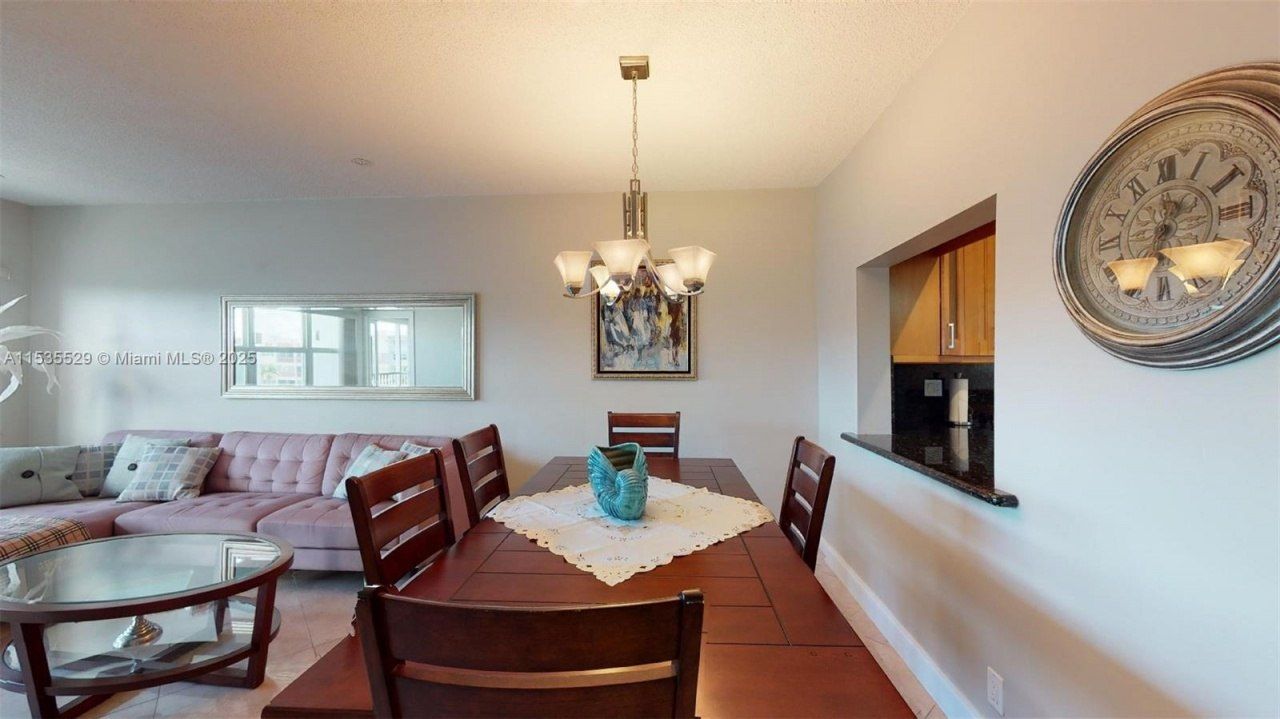 329 SE 3rd St, Unit 402P, Hallandale Beach, FL 33009 Photo