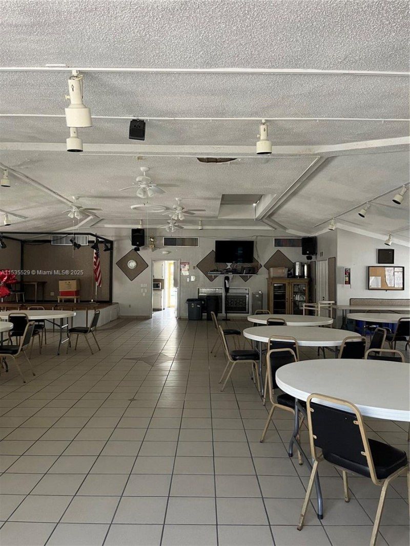 329 SE 3rd St, Unit 402P, Hallandale Beach, FL 33009 Photo