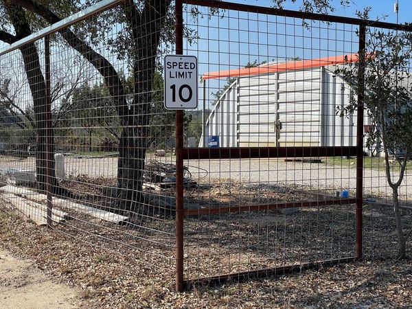 320 Red Bluff RD, Spicewood, TX 78669