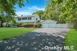 16 Seabrook Lane, Stony Brook, NY 11790 Main Photo