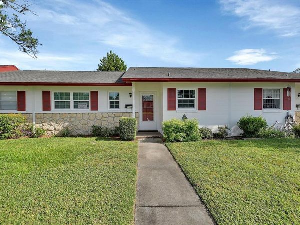 217 N HILL AVENUE, Unit 20, DELAND, FL 32724