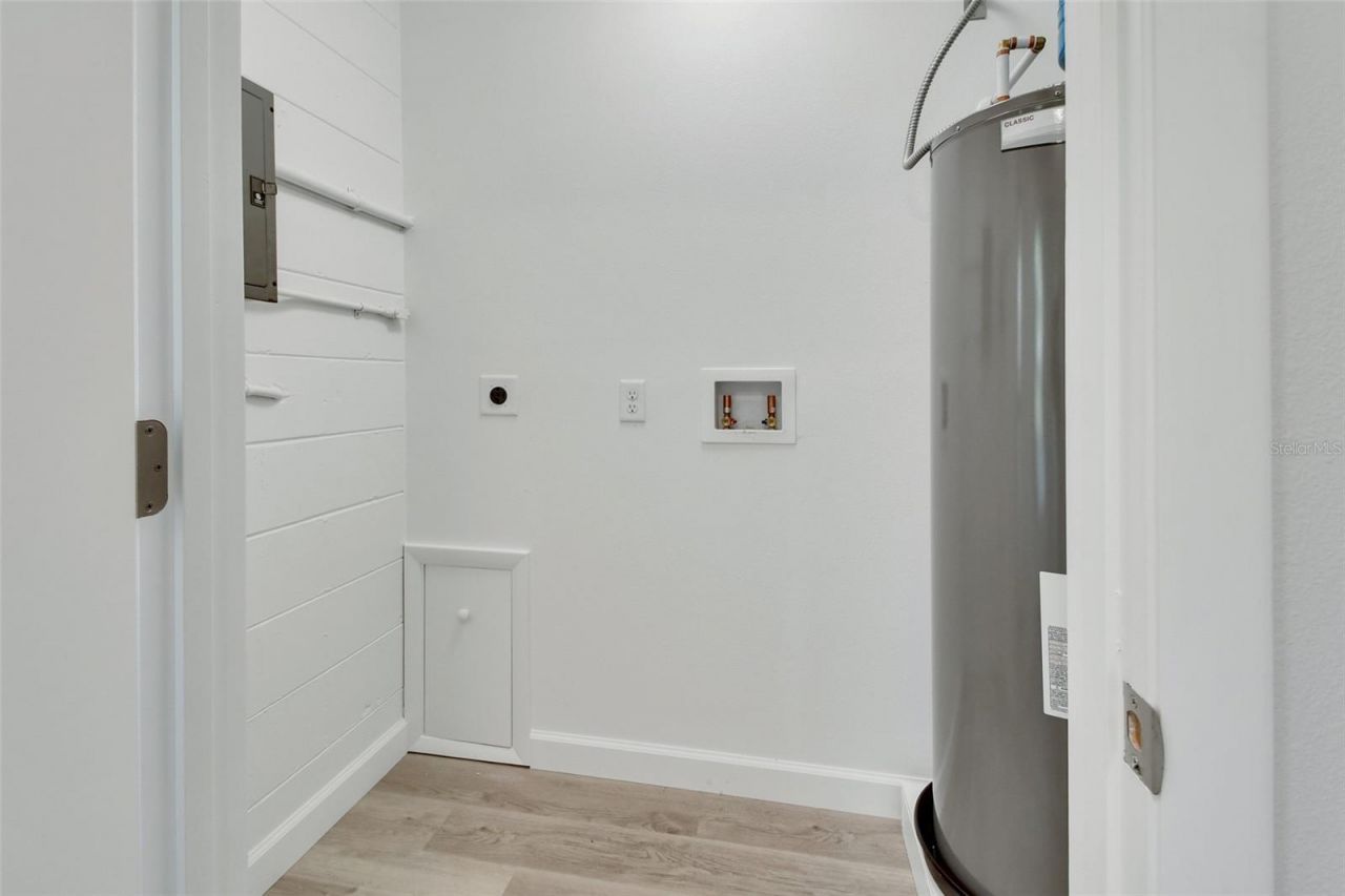 217 N Hill Avenue, Unit 20, Deland, FL 32724 Photo