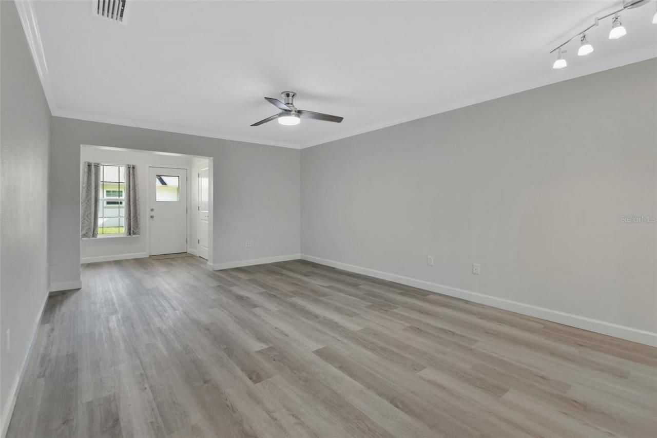 217 N Hill Avenue, Unit 20, Deland, FL 32724 Photo