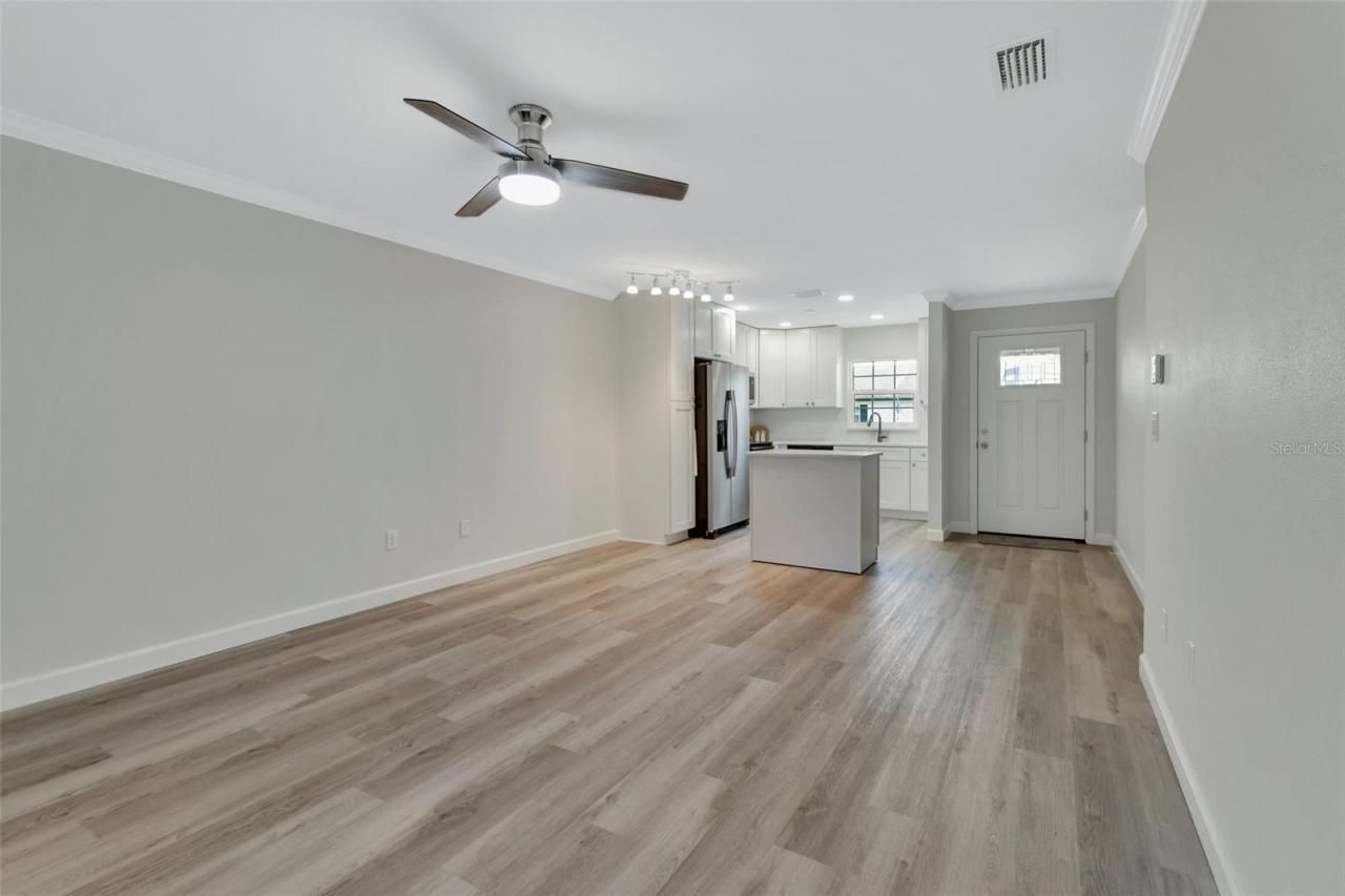 217 N Hill Avenue, Unit 20, Deland, FL 32724 Photo