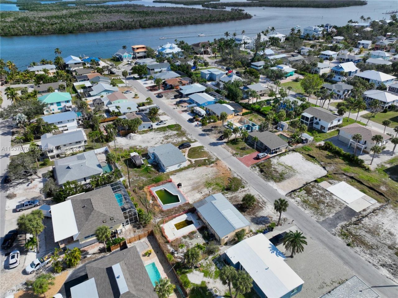 161 Hibiscus Dr, Fort Myers, FL 33931 Photo