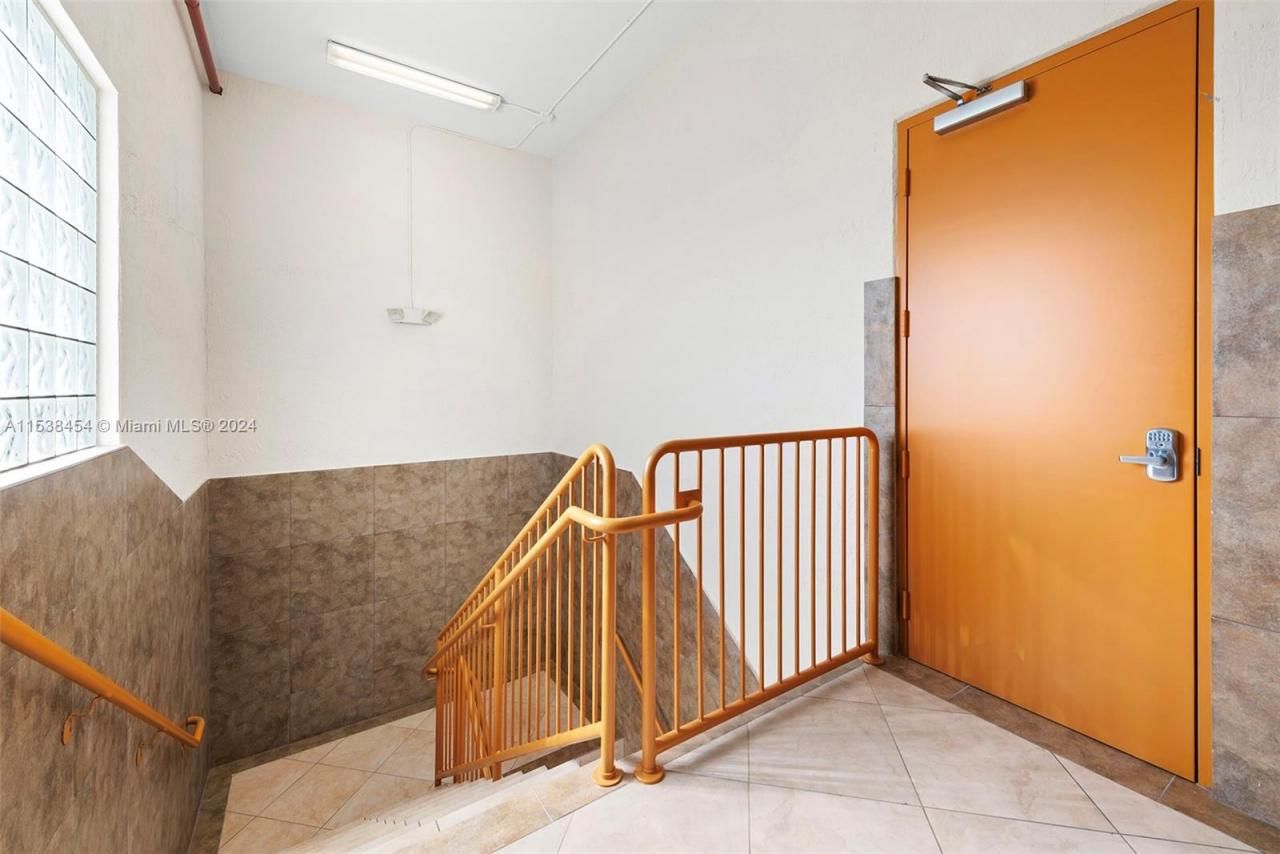 2227 N Federal Hwy, Hollywood, FL 33020 Photo