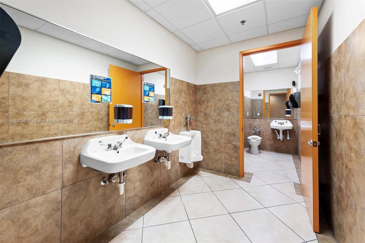 2227 N Federal Hwy, Hollywood, FL 33020 Photo