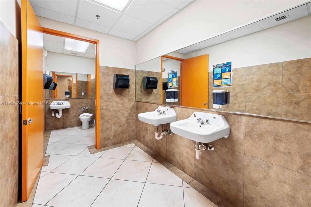 2227 N Federal Hwy, Hollywood, FL 33020 Photo