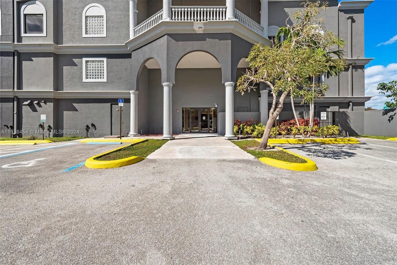 2227 N Federal Hwy, Hollywood, FL 33020 Photo