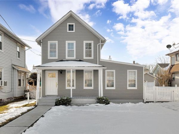 160 Rocklyn Avenue, Lynbrook, NY 11563