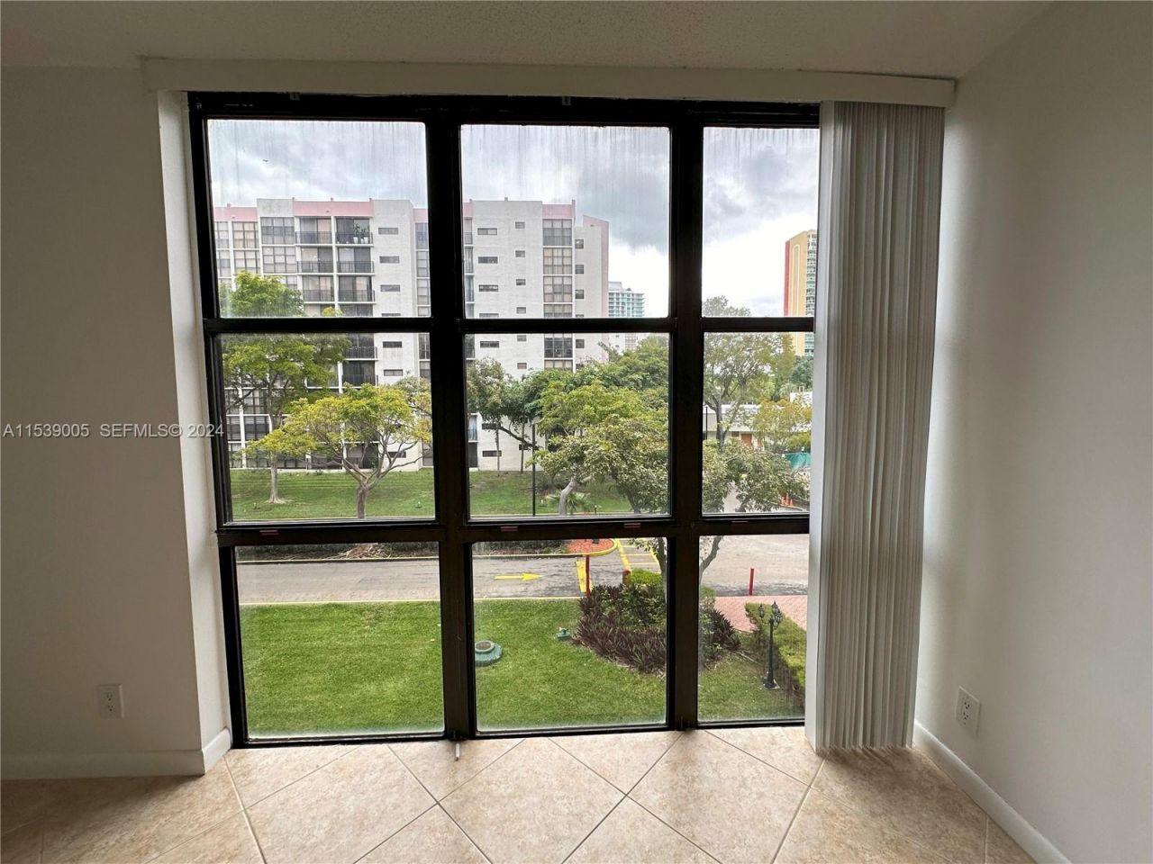 17021 N Bay Rd, Unit 320-4, Sunny Isles Beach, FL 33160 Photo