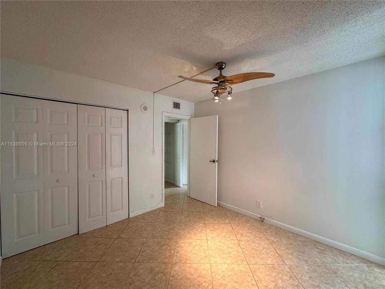 17021 N Bay Rd, Unit 320-4, Sunny Isles Beach, FL 33160 Photo