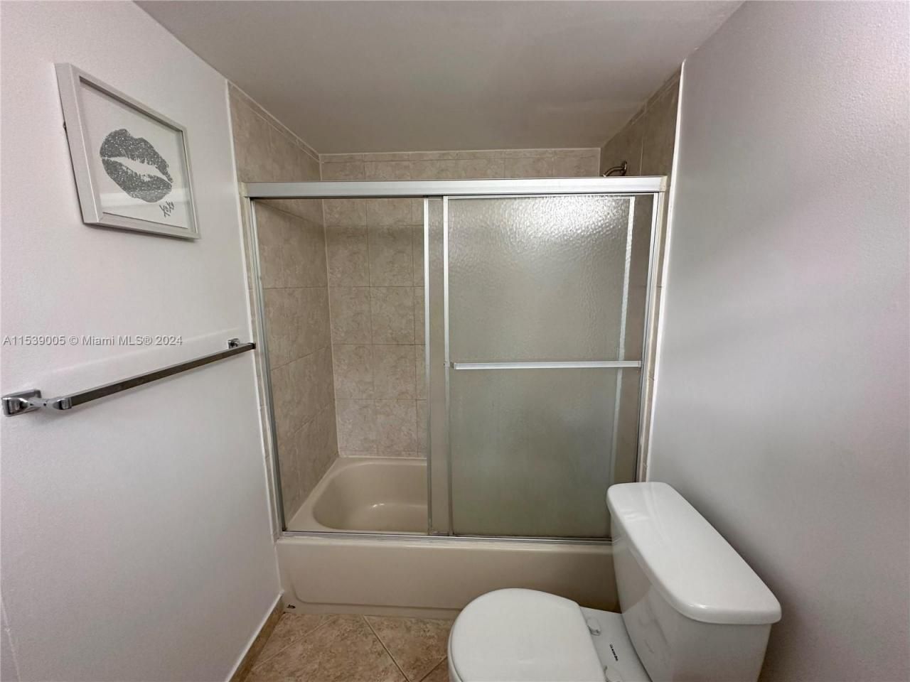 17021 N Bay Rd, Unit 320-4, Sunny Isles Beach, FL 33160 Photo