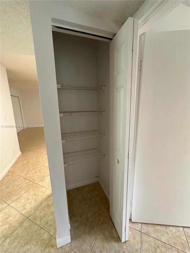 17021 N Bay Rd, Unit 320-4, Sunny Isles Beach, FL 33160 Photo