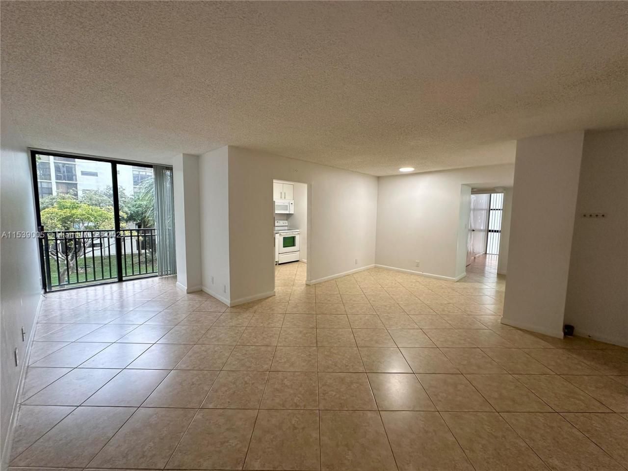 17021 N Bay Rd, Unit 320-4, Sunny Isles Beach, FL 33160 Photo