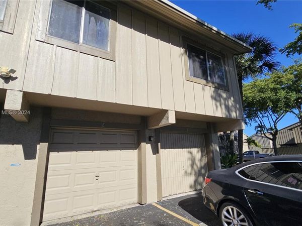 5870 NW 21st St, Unit 45-E, Lauderhill, FL 33313