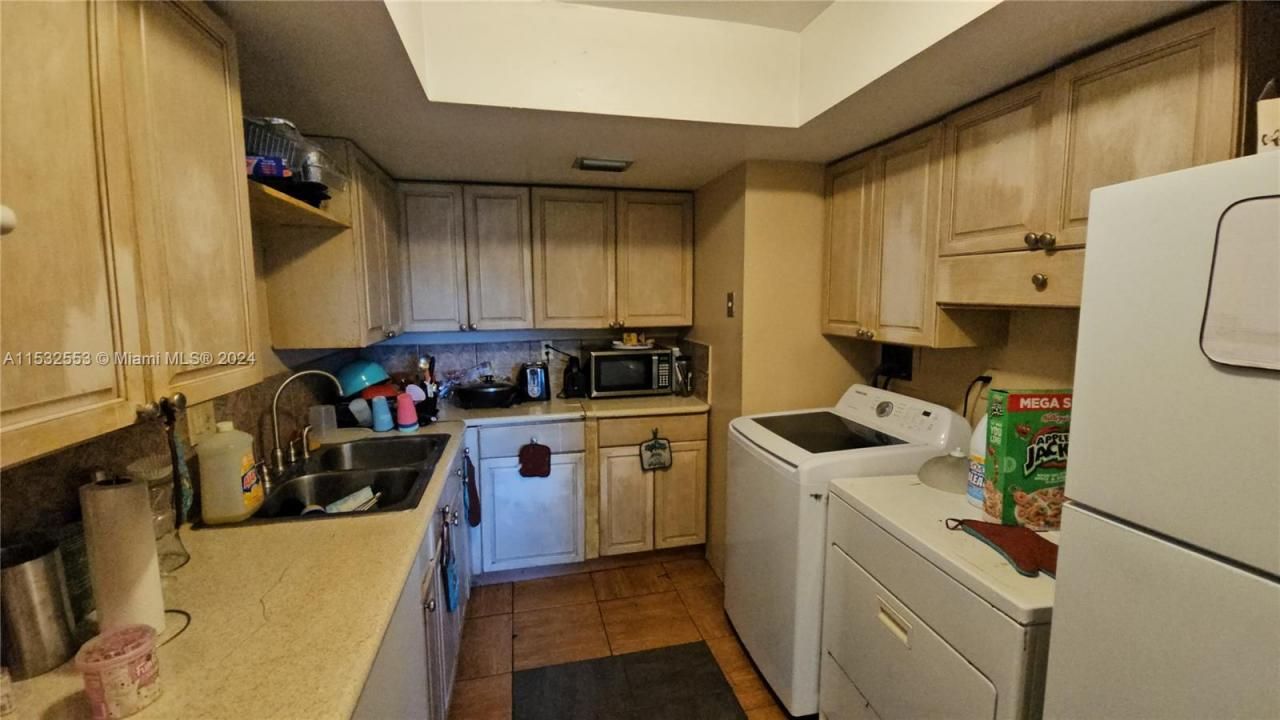 5870 NW 21st St, Unit 45-E, Lauderhill, FL 33313 Photo