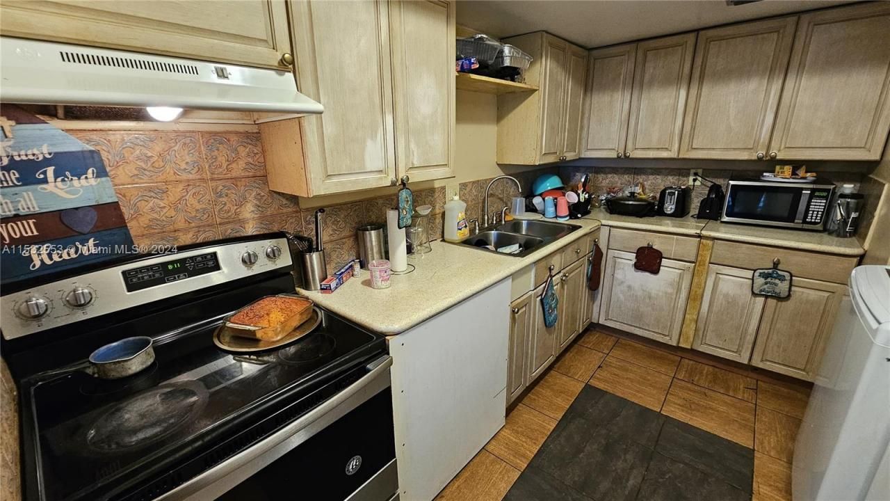 5870 NW 21st St, Unit 45-E, Lauderhill, FL 33313 Photo
