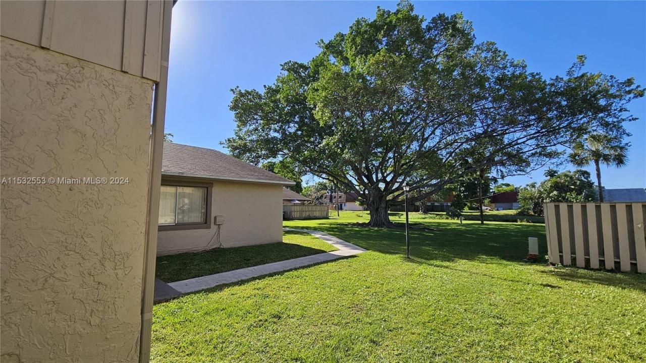5870 NW 21st St, Unit 45-E, Lauderhill, FL 33313 Photo