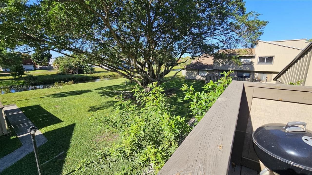 5870 NW 21st St, Unit 45-E, Lauderhill, FL 33313 Photo