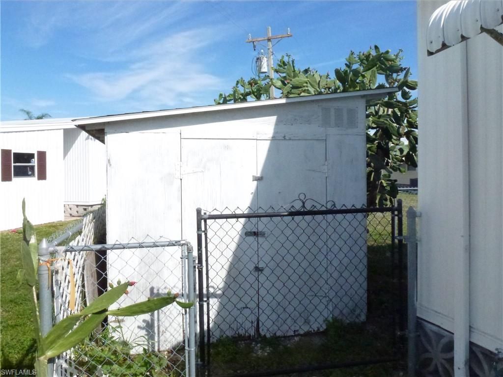 2820 Breezewood Dr, North Fort Myers, FL 33917 Photo