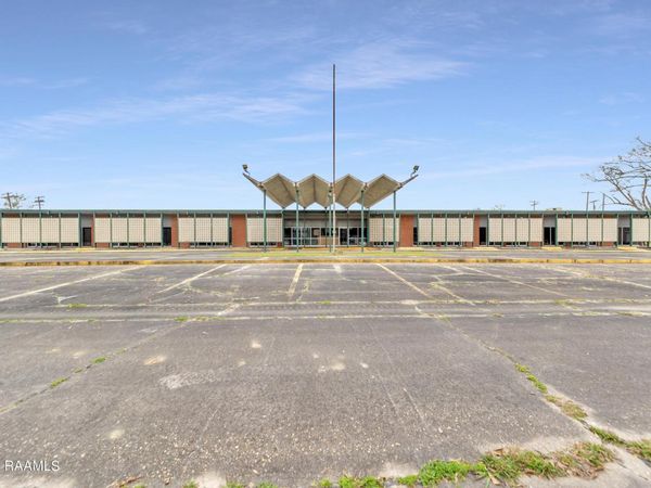 301 S Chevis Street, Rayne, LA 70578