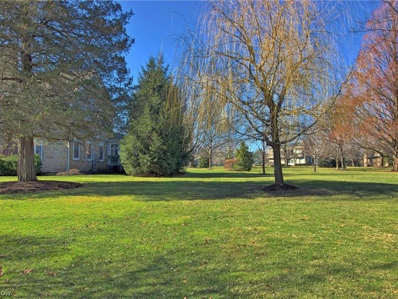 SL 6 Lakehurst Drive, Bratenahl, OH 44108 Photo 2