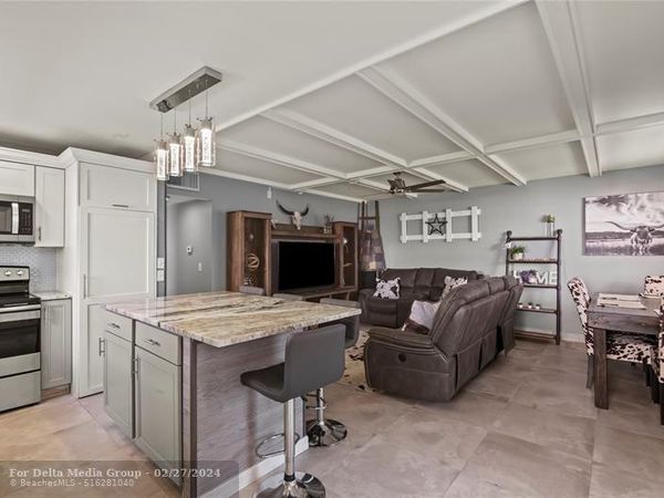 352 Saxony Trail, Unit 352, Delray Beach, FL 33446