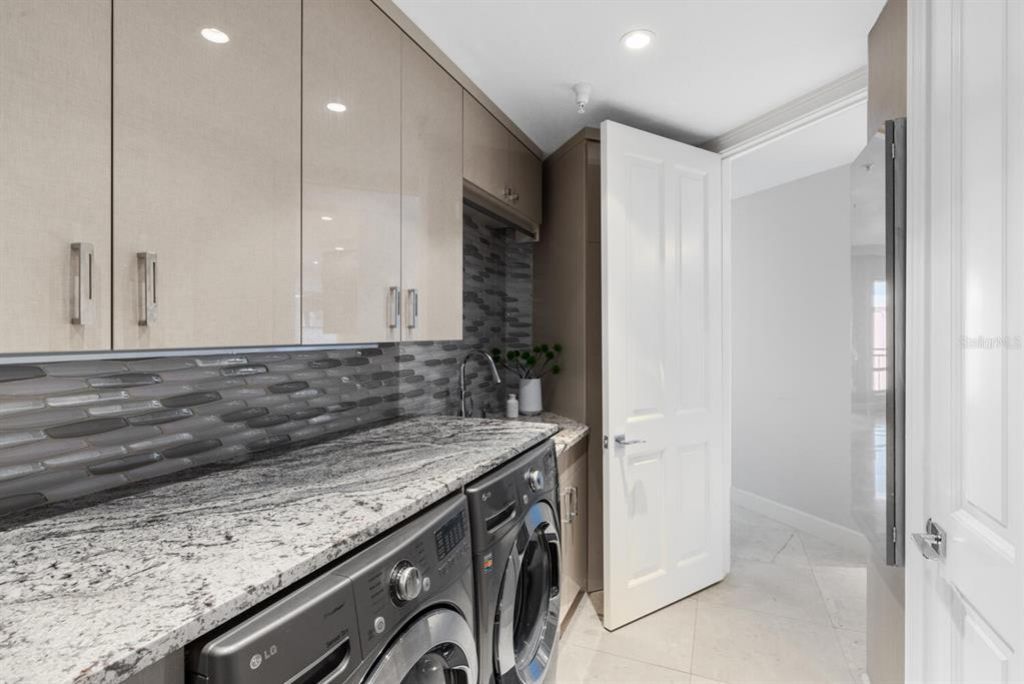 35 Watergate Drive, Unit 503, Sarasota, FL 34236 Photo