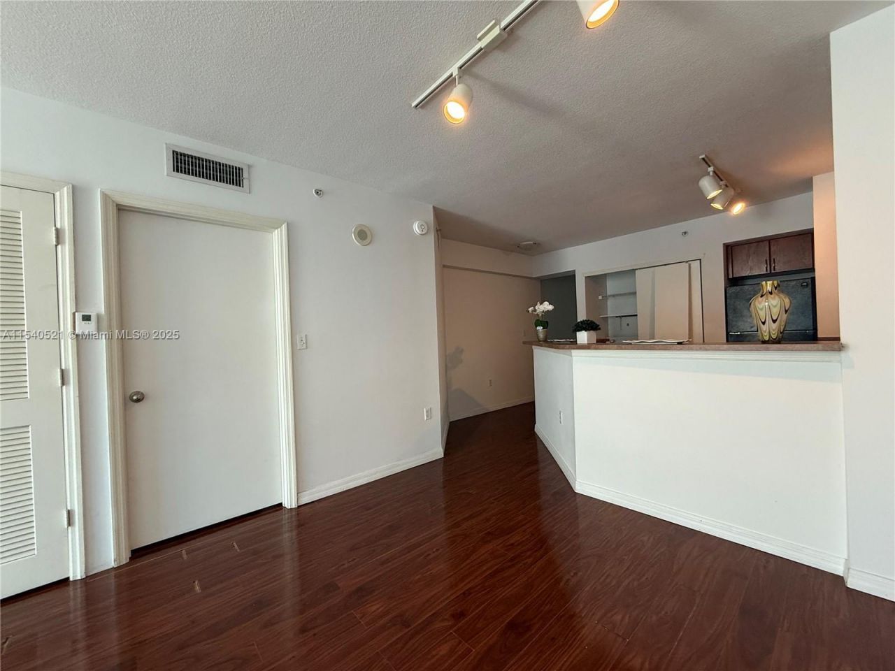 9201 Collins Ave, Unit 1023, Surfside, FL 33154 Photo