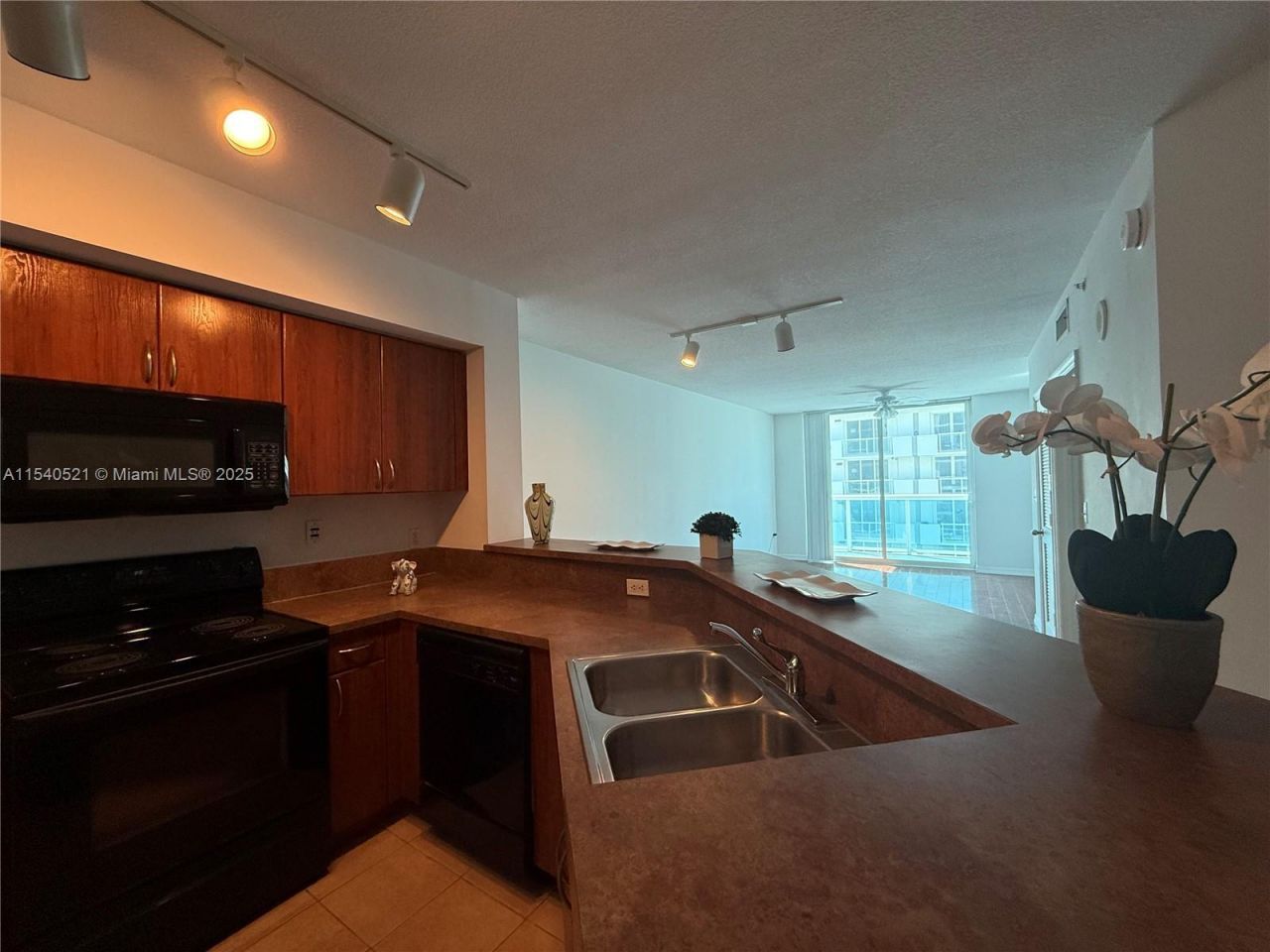 9201 Collins Ave, Unit 1023, Surfside, FL 33154 Photo