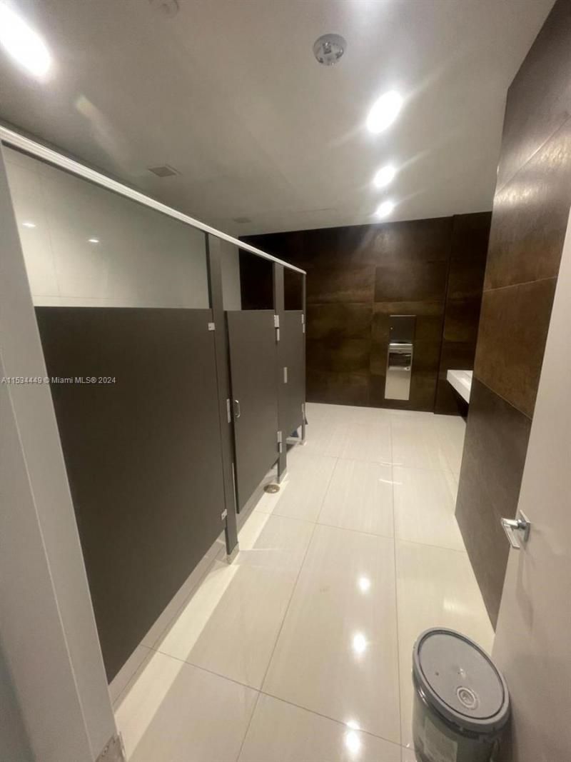 1006 E Hallandale Beach Blvd, Unit 4-206, Hallandale Beach, FL 33009 Photo