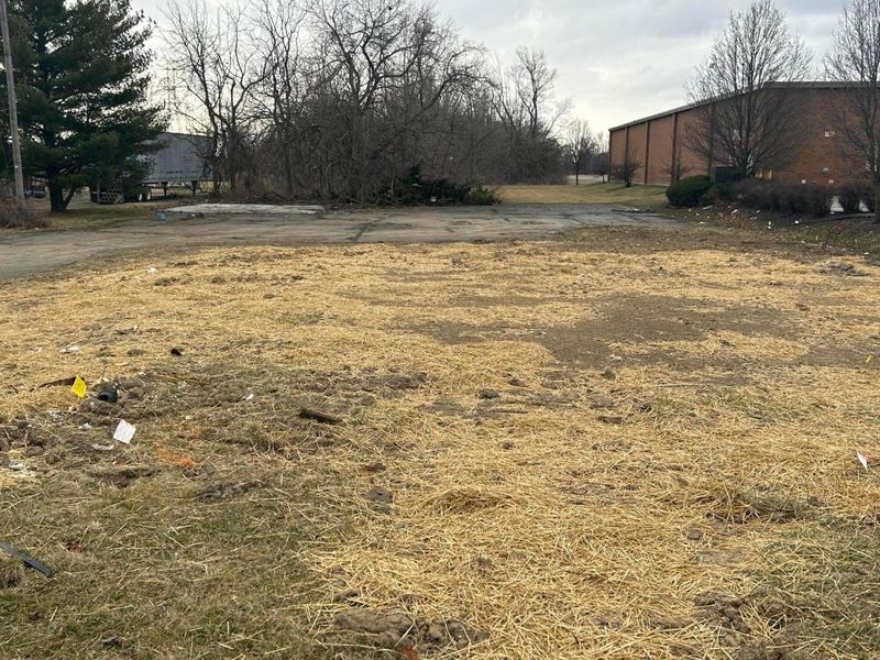 3736 Navarre Avenue, Oregon, OH 43616 Photo 2