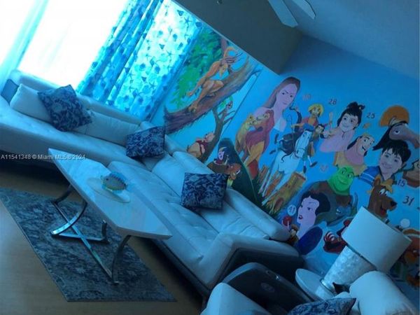 5445 Collins Ave, Unit TH2, Miami Beach, FL 33140