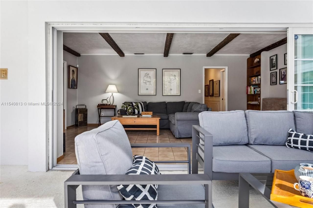 10130 SW 70th Ave, Pinecrest, FL 33156 Photo