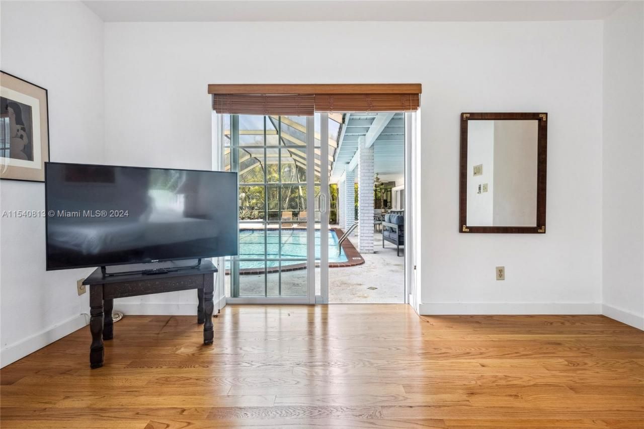 10130 SW 70th Ave, Pinecrest, FL 33156 Photo